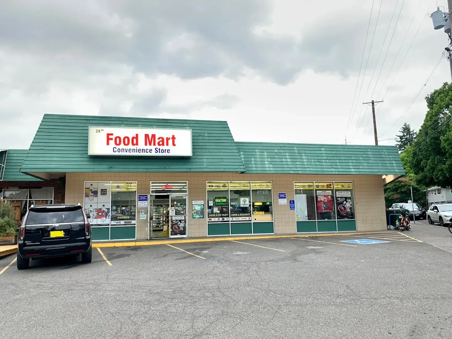 28th Food Mart - Convenience store in Portland, Oregon