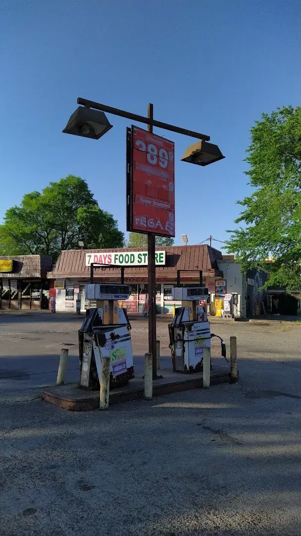 7 Days Food Store - Convenience store in Austin, Texas