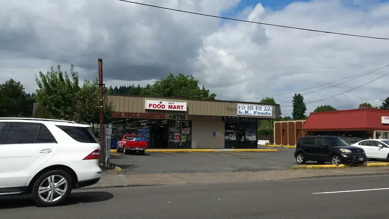 82nd Food Mart in Portland, Oregon