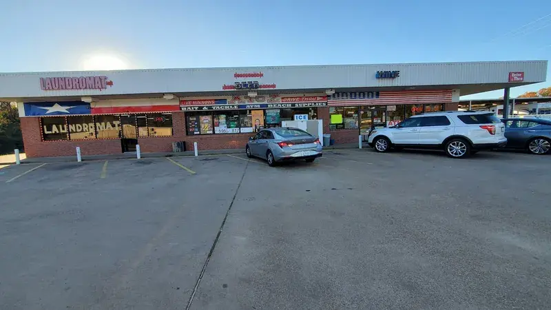 A To Z Discount Grocery in Malakoff, Texas
