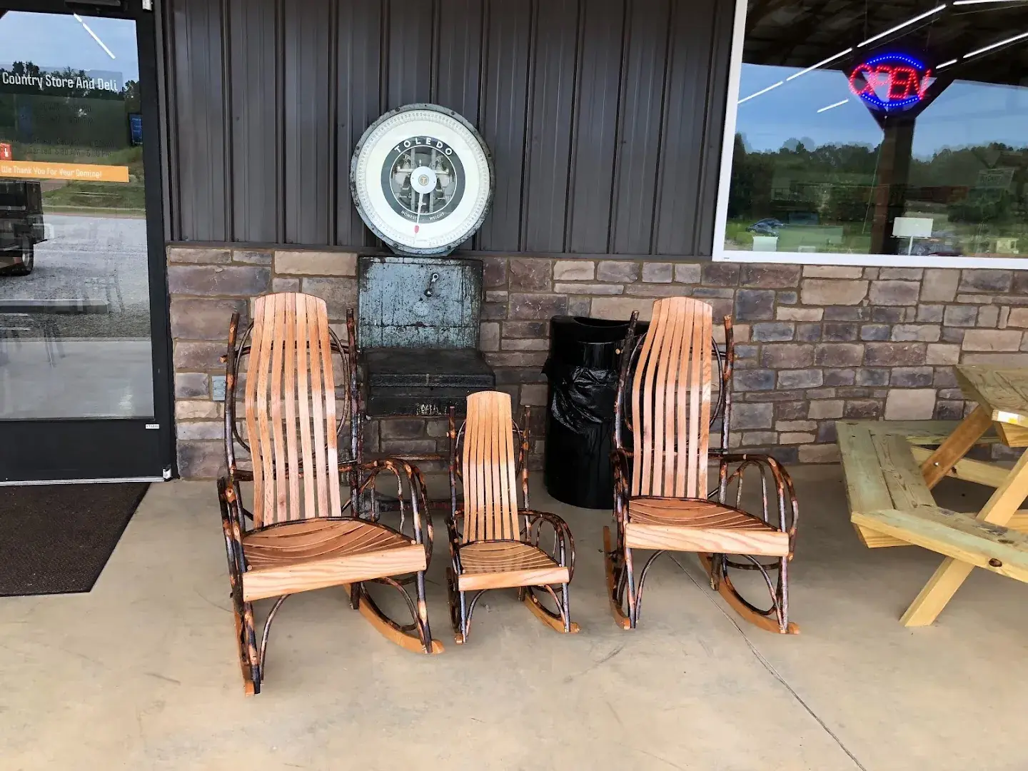 Adas Country Store and Cafe - Bakery in Bethel Springs, Tennessee