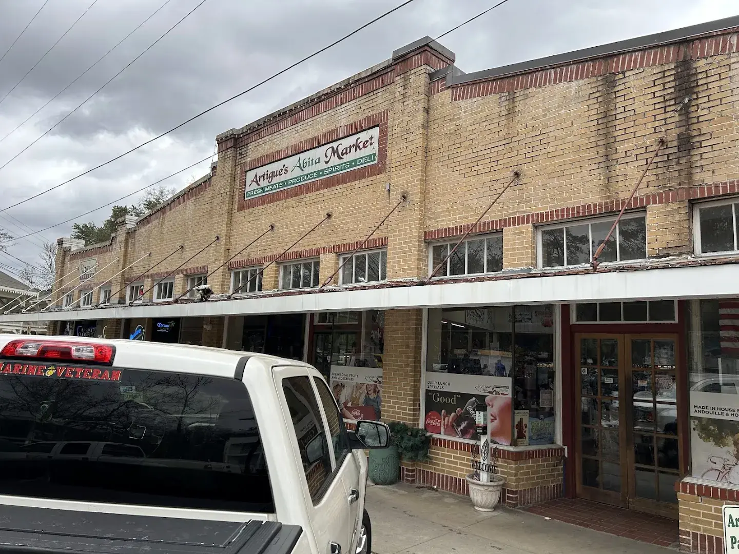 Artigue's Abita Market - Grocery store in Abita Springs, Louisiana