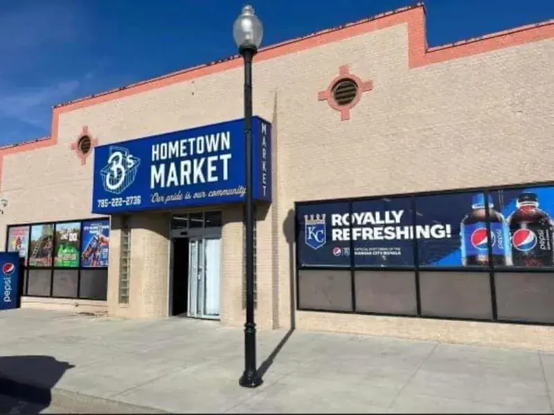 B's Hometown Market - Grocery store in La Crosse, Kansas