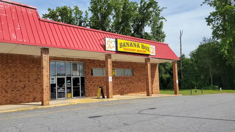 Banana Box Grocery in Newton, North Carolina