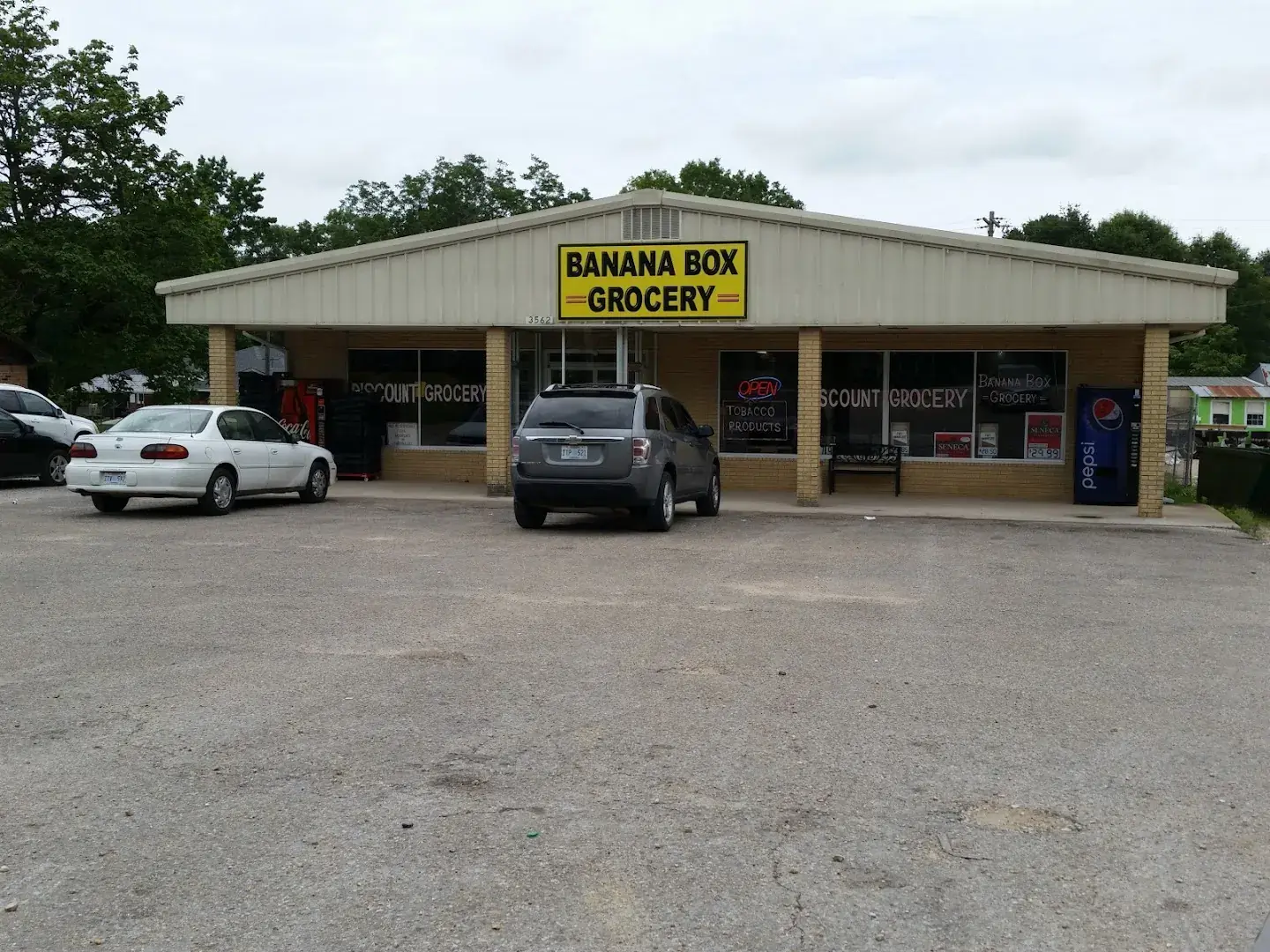 Banana Box Grocery - Grocery store in Mantachie, Mississippi