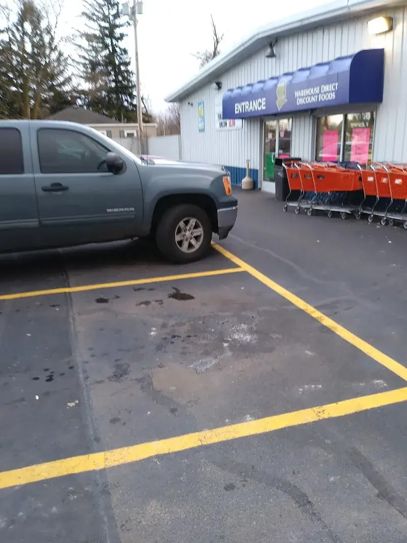 Blue Knight Salvage Foods - Grocery store in Bay City, MI