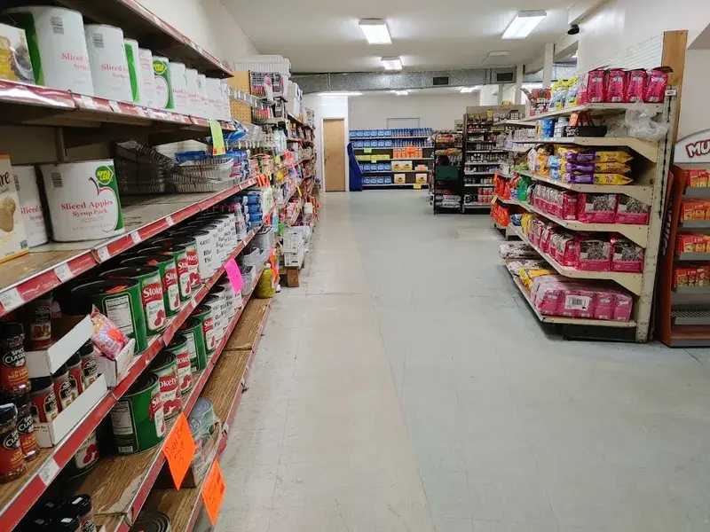 C & M Discount Grocery in Geneva, Alabama