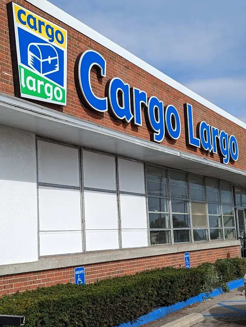 Cargo Largo Retail Store - Discount store in Independence, Missouri