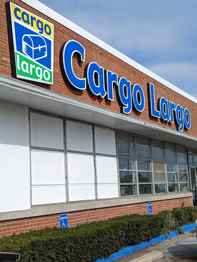 Cargo Largo Retail Store in Independence, Missouri