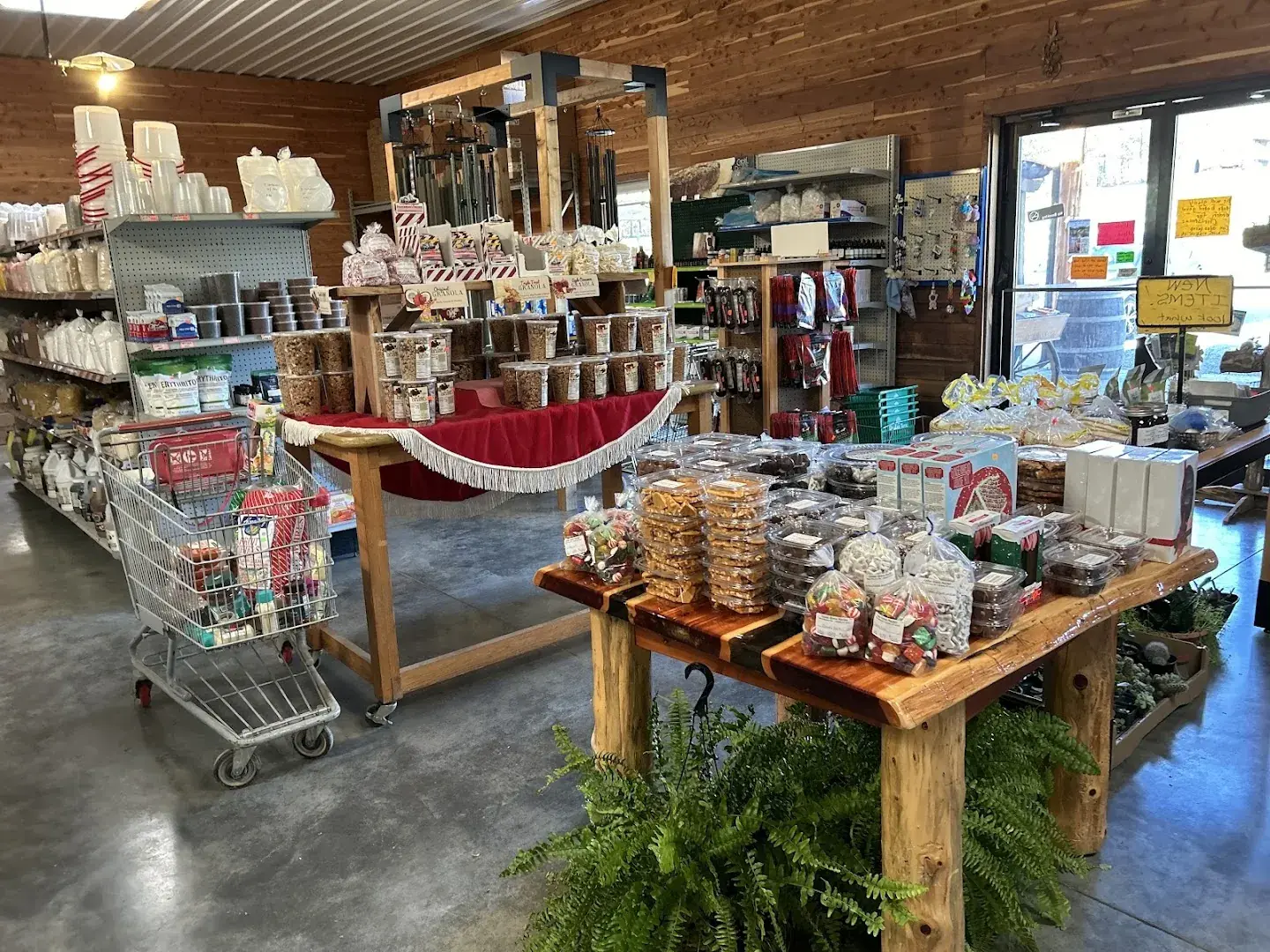 Cedar Grove Market, Bluegrass Hearth & Grill - Grocery store in Cerulean, Kentucky