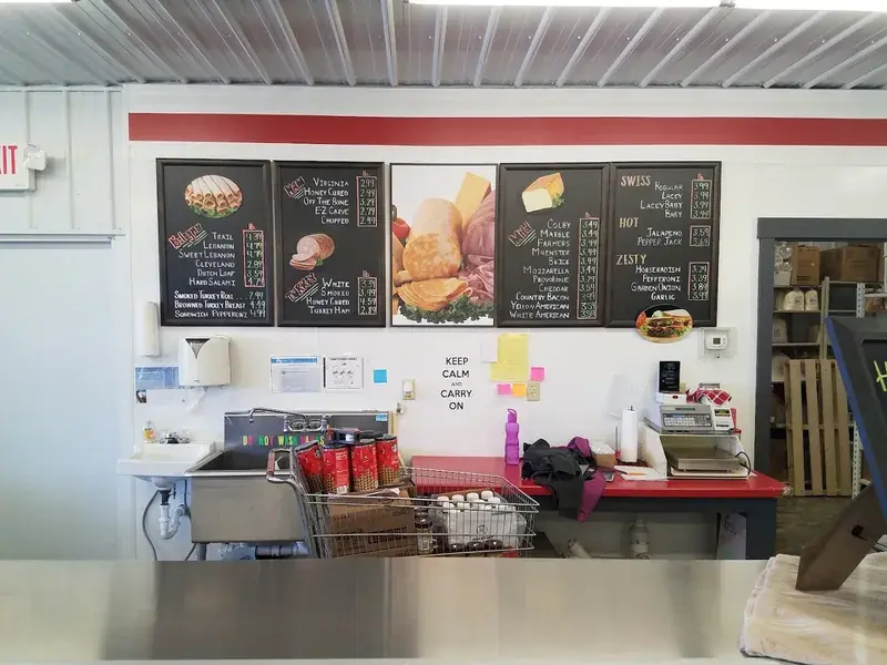 Country Hills Market in Fredericksburg, Ohio