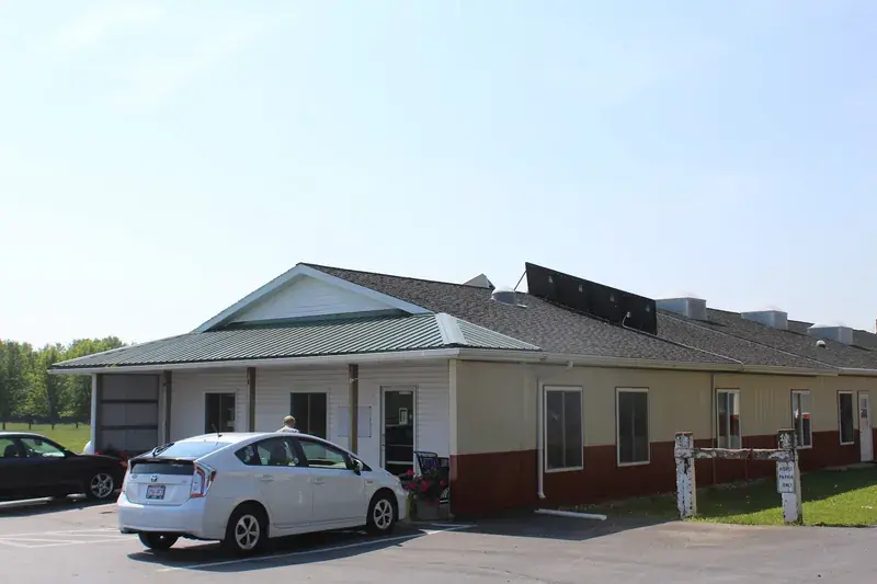 Countryside Bent & Dent (Amish Grocery Store) in Albany, Wisconsin