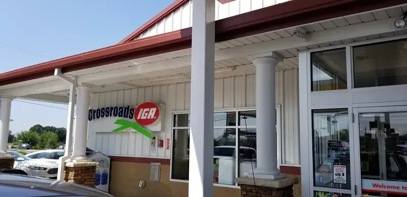 Crossroads IGA in Smiths Grove, Kentucky