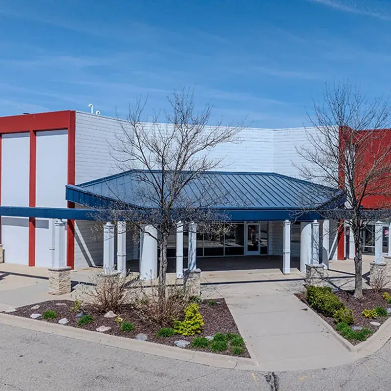 D & B Grocers in Westland, Michigan