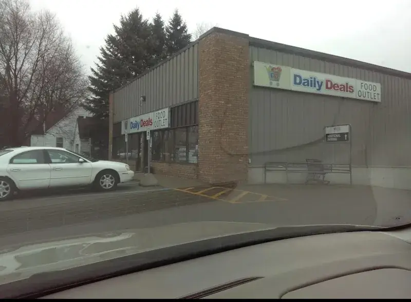Daily Deals Food Outlet in Comstock Park, Michigan