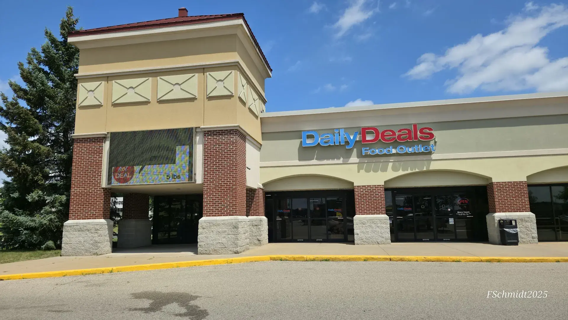 Daily Deals Food Outlet - Grocery store in Greenville, Michigan