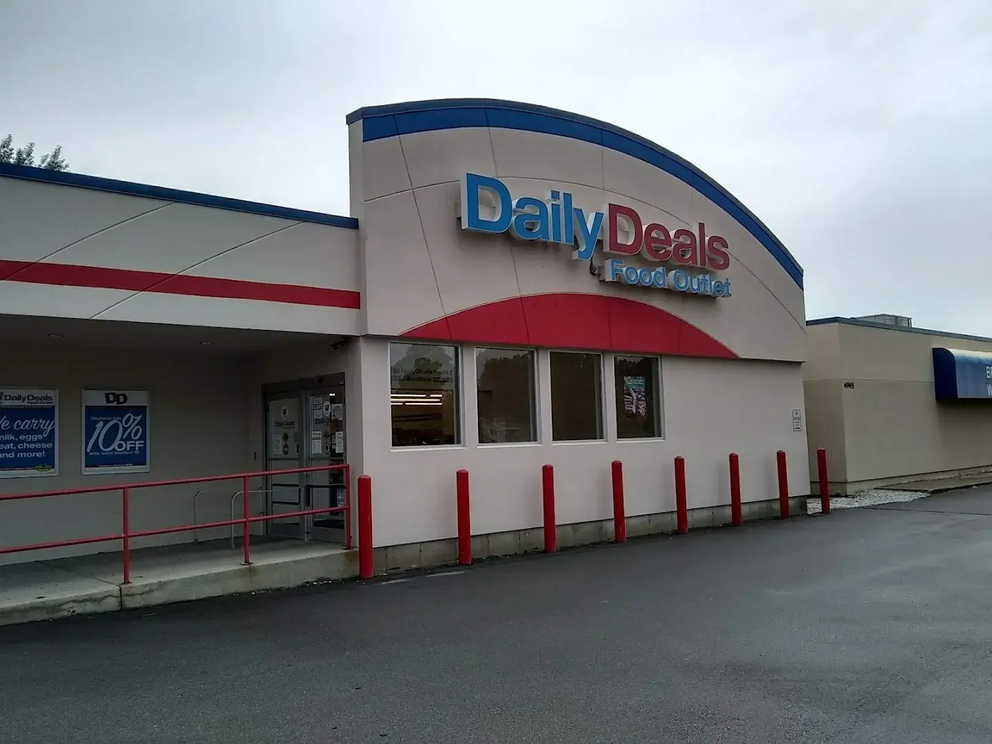 Daily Deals Food Outlet - Grocery store in Allendale, Michigan