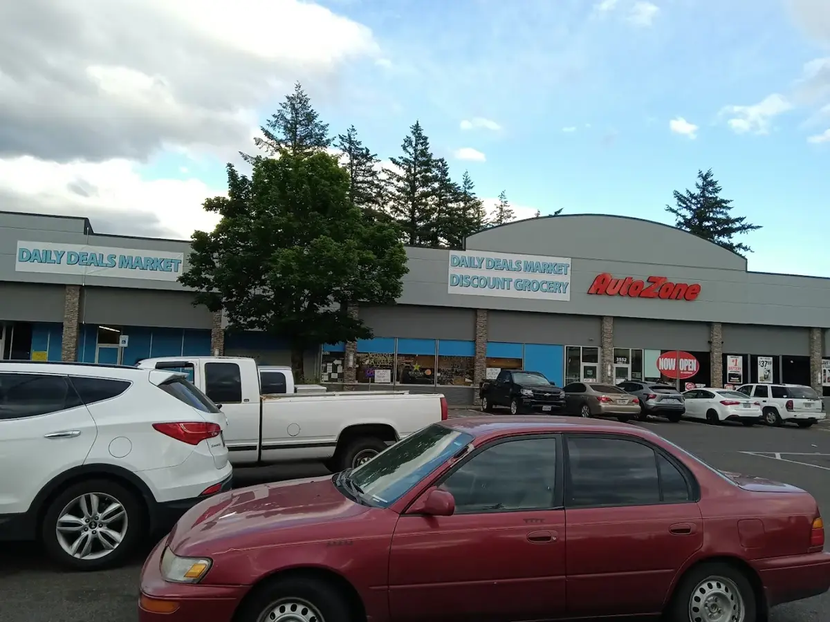 Daily Deals Market - Grocery store in Portland, OR