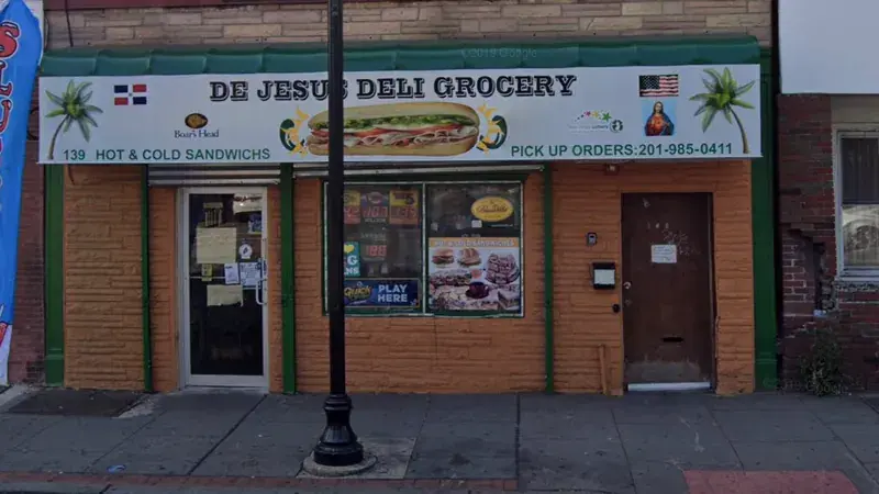 De Jesus Deli & Grocery in Jersey City, New Jersey