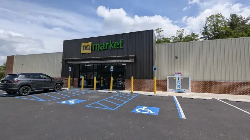DG Market in Oakland, Maryland
