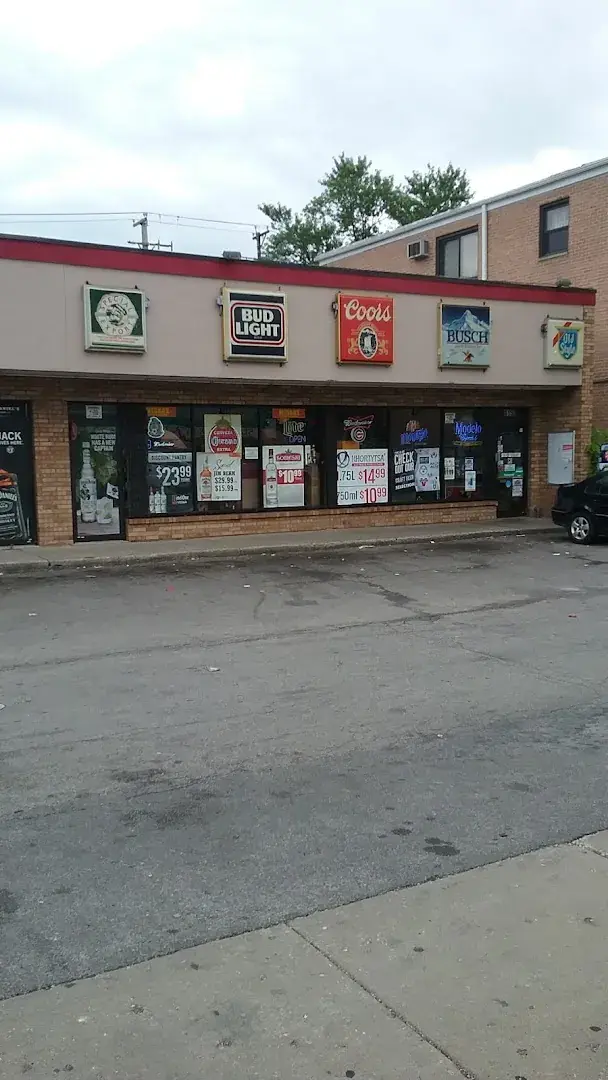 Discount Pantry - Liquor store in Chicago, Illinois