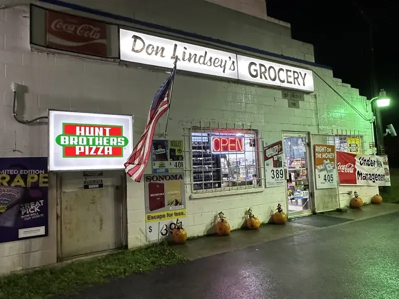 Don Lindsey's Market in Morgantown, Kentucky