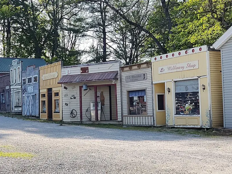 End of the Commons General Store - General store in Mesopotamia, Ohio