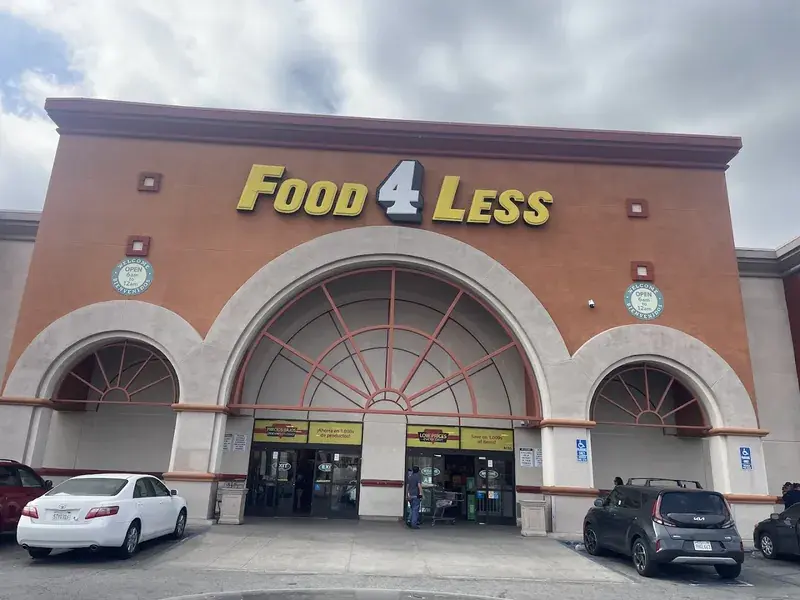 Food 4 Less in North Hollywood, California