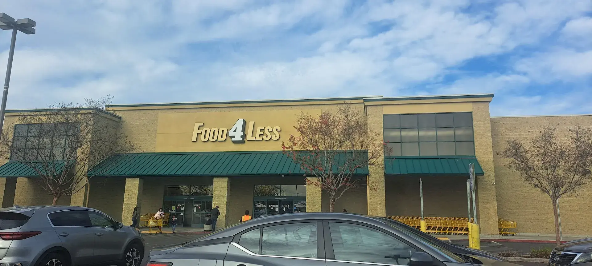 Food 4 Less - Grocery store in Atwater, California