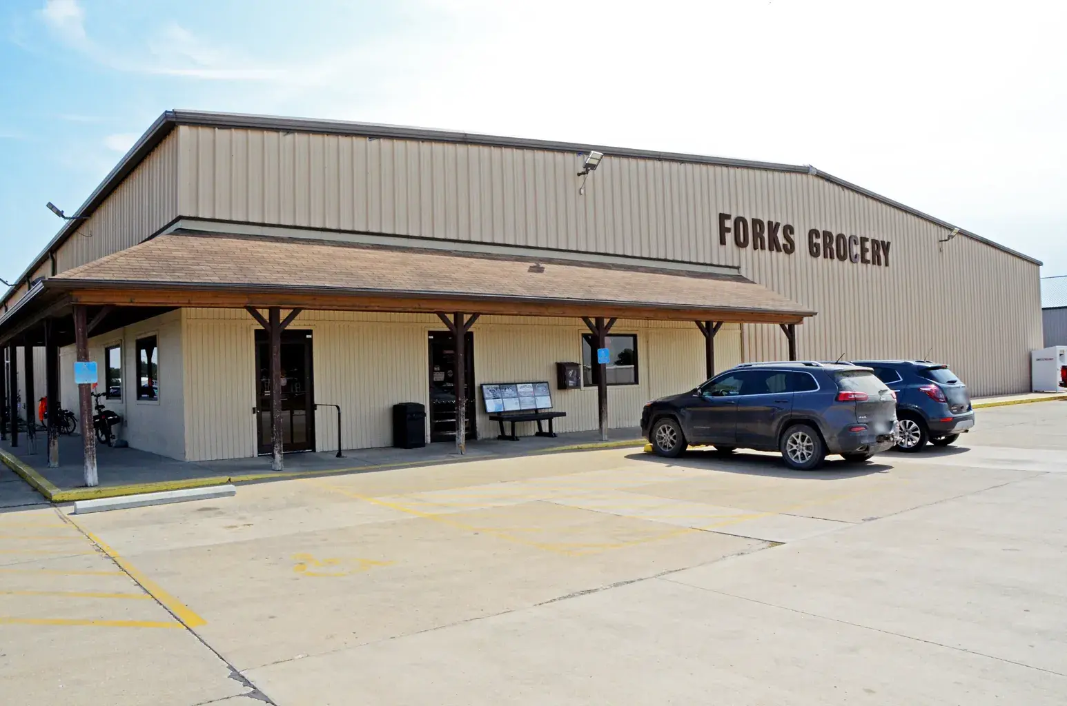Forks County Line Store Inc - Grocery store in Shipshewana, Indiana