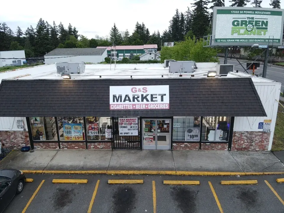 G & S Market - Convenience store in Portland, Oregon