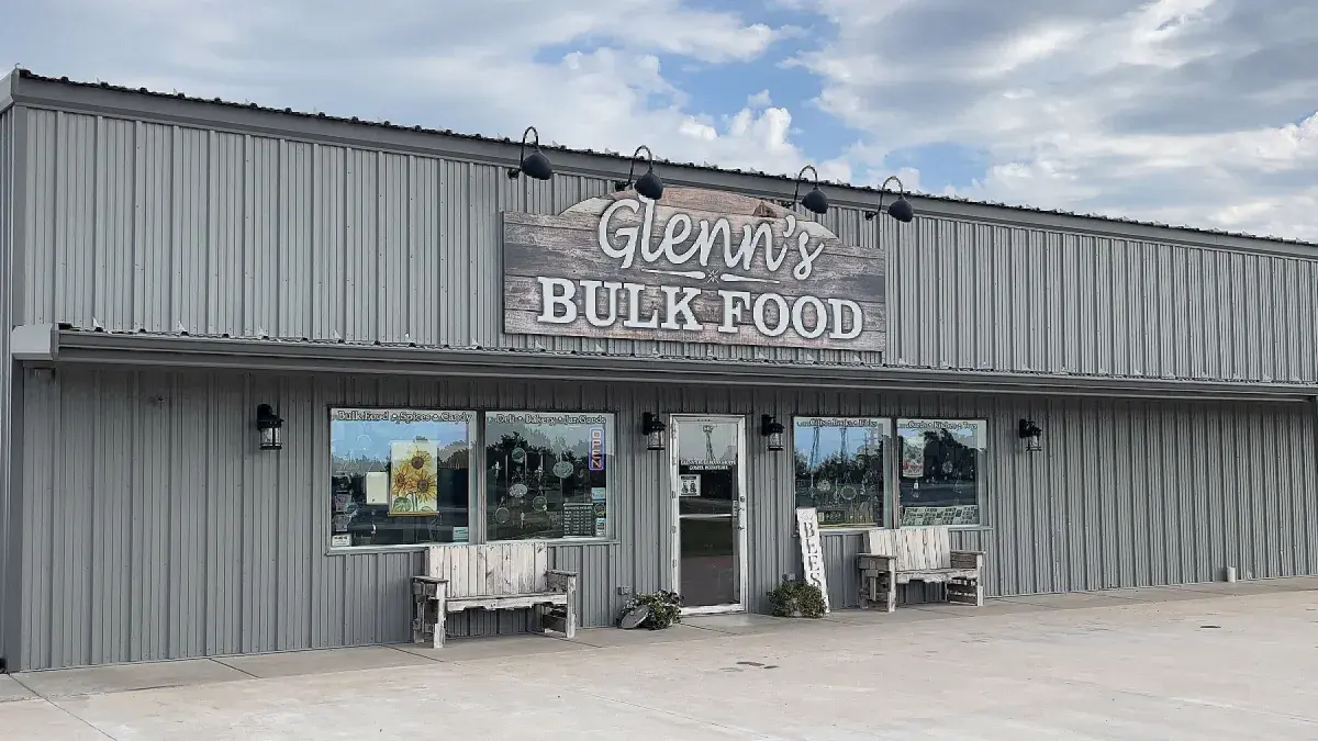 Glenn's Bulk Food Shoppe & Gospel Bookstore - Grocery store in Hutchinson, Kansas