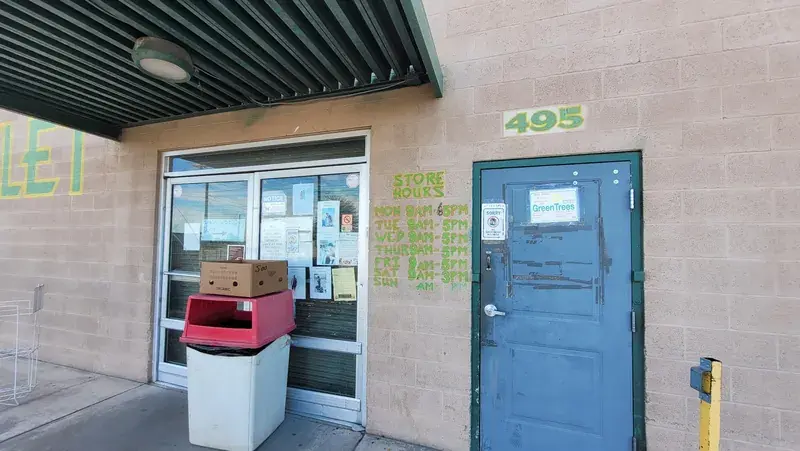 Green Trees Grocery Outlet in Yuma, Arizona