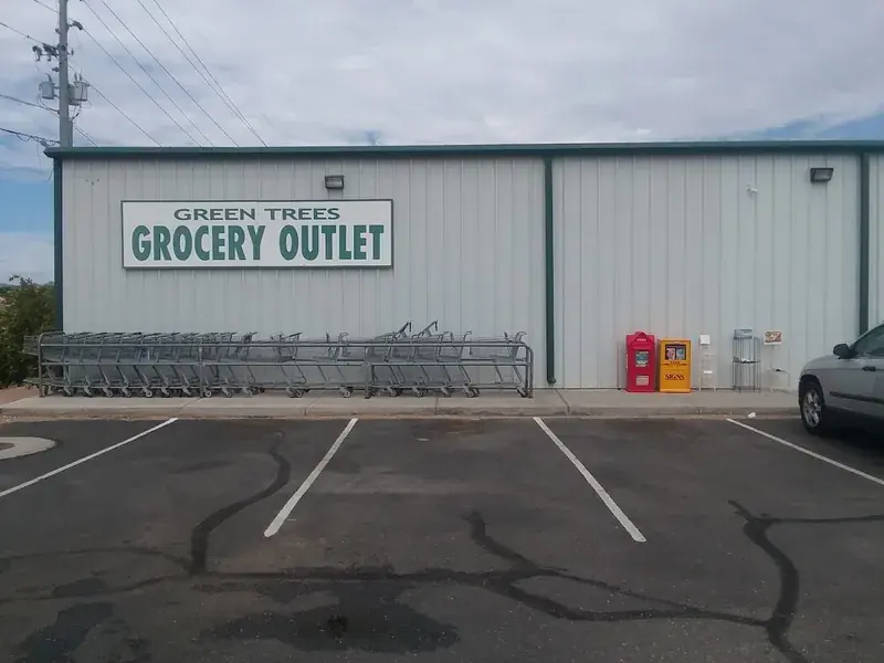 Green Trees Grocery Outlet - Grocery store in Yuma, Arizona