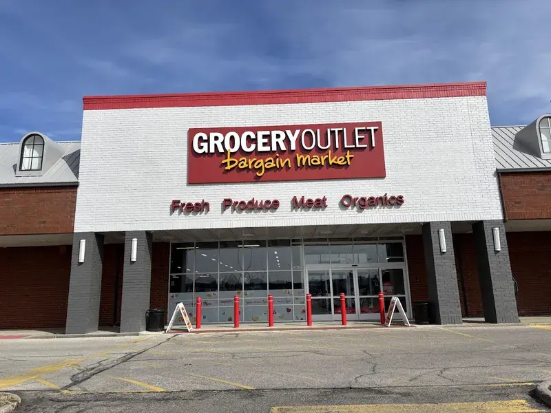 Grocery Outlet in Brooklyn, Ohio