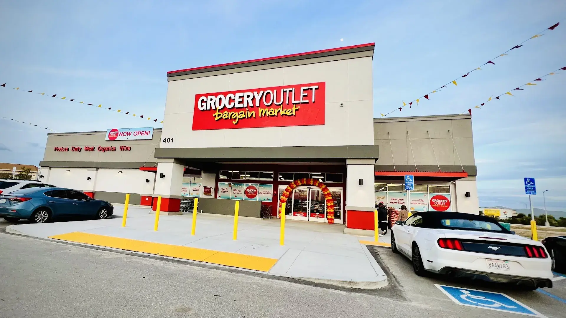 Grocery Outlet - Grocery store in Soledad, California