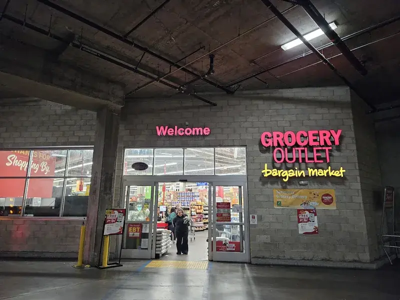 Grocery Outlet in Los Angeles, California