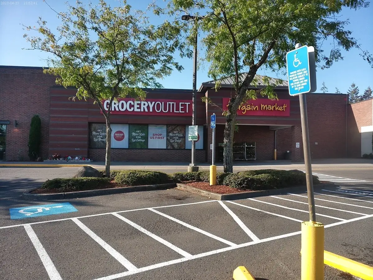 Grocery Outlet - Grocery store in Portland, OR