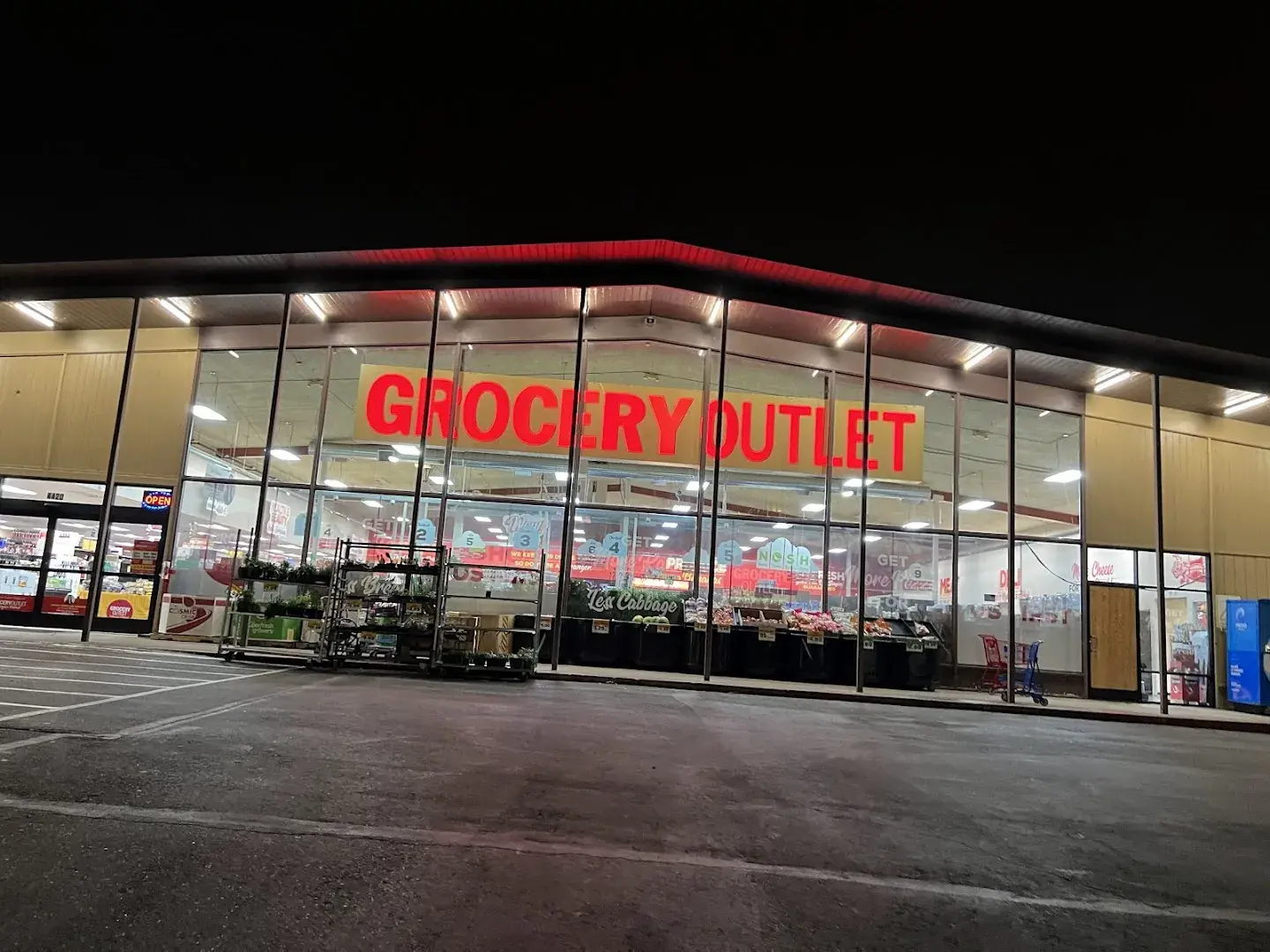 Grocery Outlet - Grocery store in Portland, Oregon