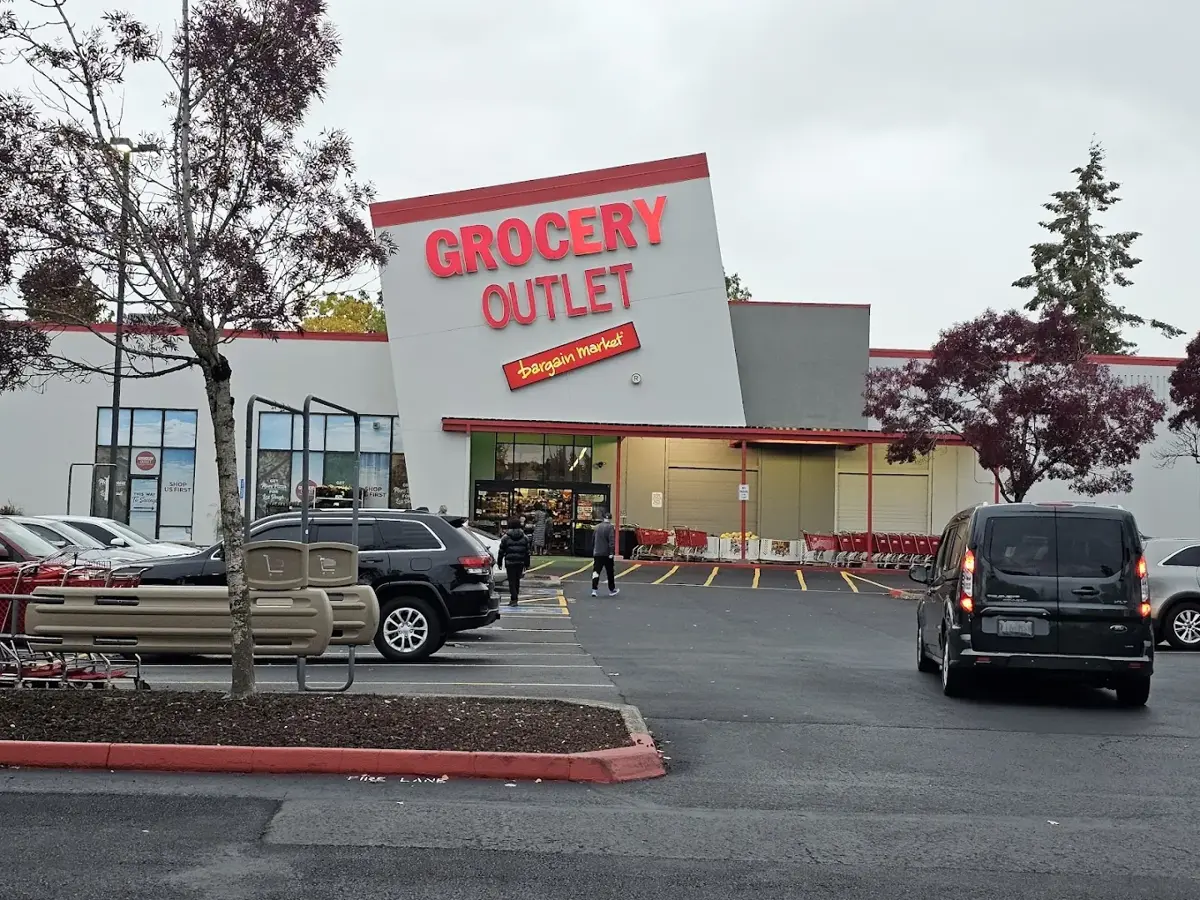 Grocery Outlet - Grocery store in Gresham, OR