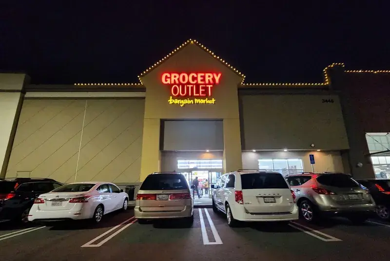 Grocery Outlet in National City, California