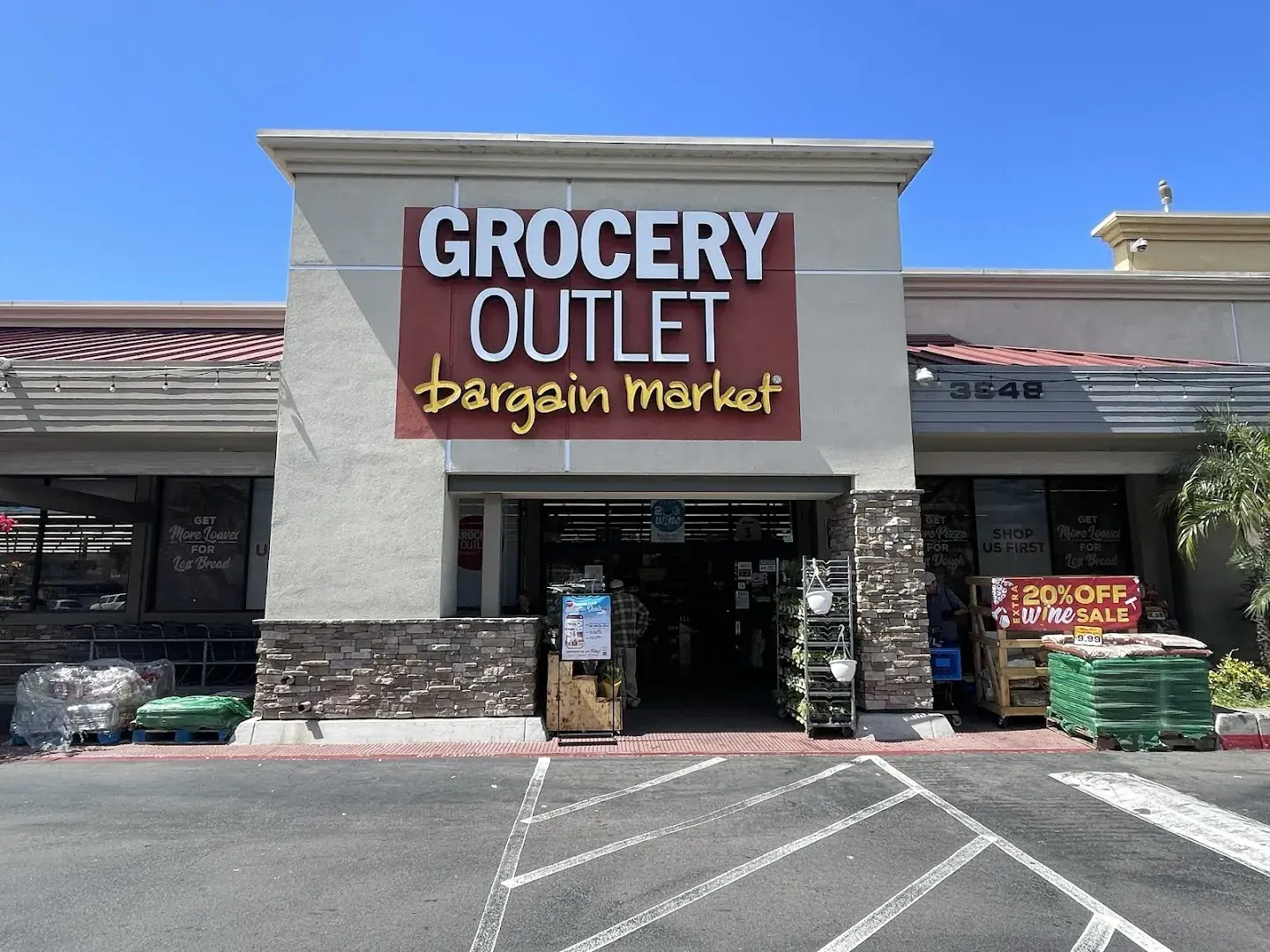 Grocery Outlet - Grocery store in San Diego, California