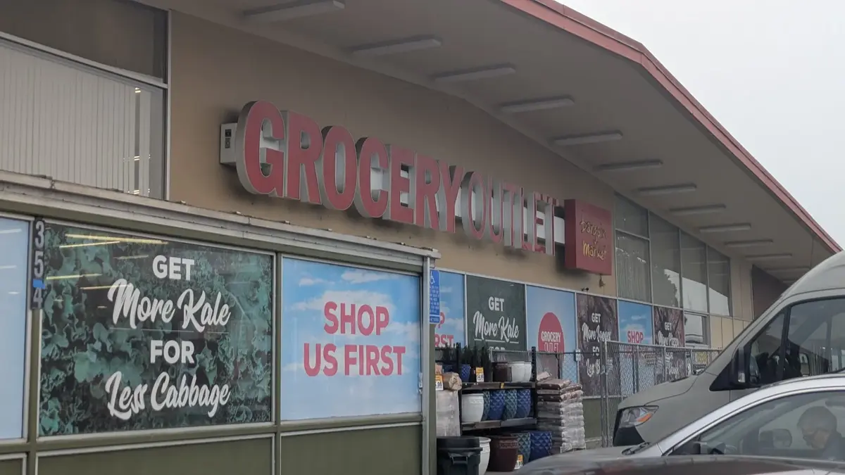Grocery Outlet - Grocery store in Hillsboro, OR