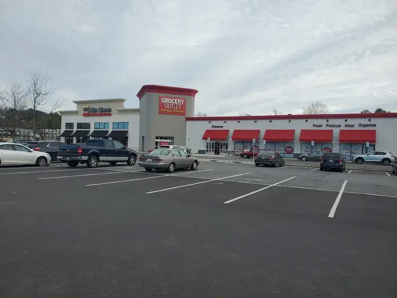 Grocery Outlet in Glen Burnie, Maryland