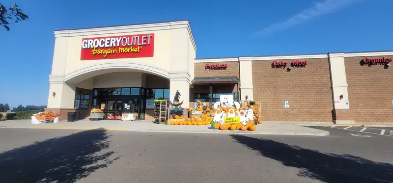 Grocery Outlet - Grocery store in Junction City, Oregon