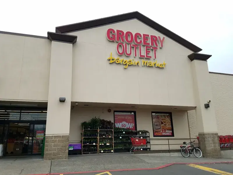 Grocery Outlet in Milwaukie, Oregon