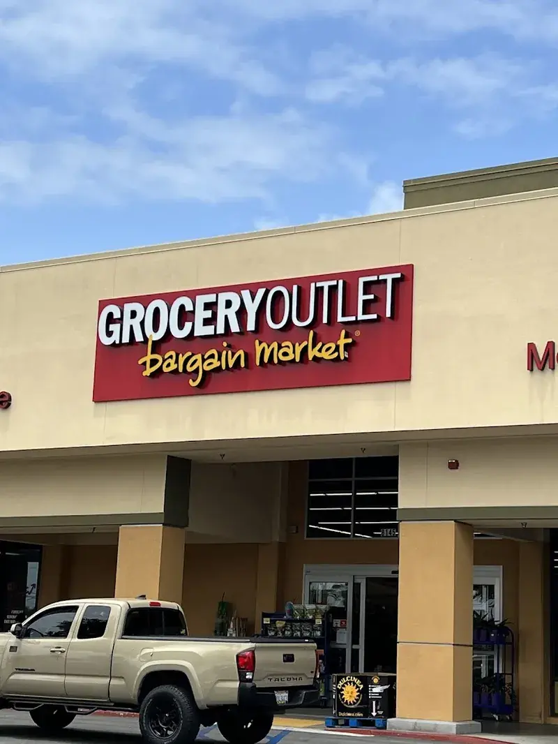 Grocery Outlet in Lakewood, California