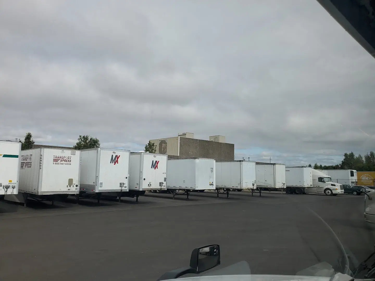 Grocery Outlet Distribution Center - Warehouse in Portland, Oregon