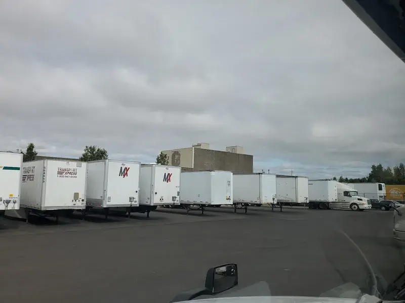 Grocery Outlet Distribution Center in Portland, OR