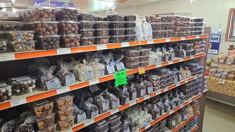 H & M Country Store in Jamesport, Missouri